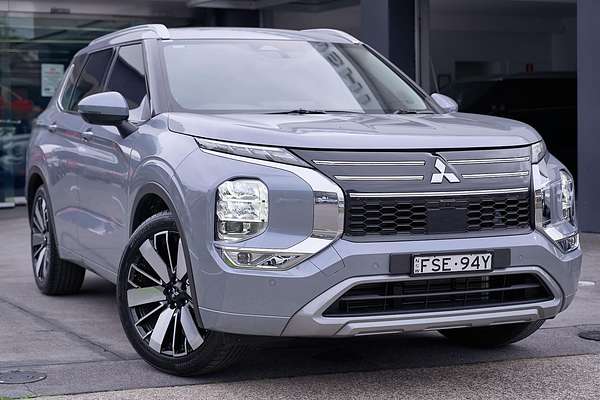 2025 Mitsubishi Outlander Exceed ZM