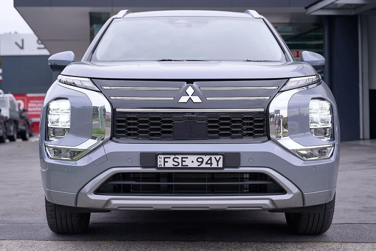 2025 Mitsubishi Outlander Exceed ZM