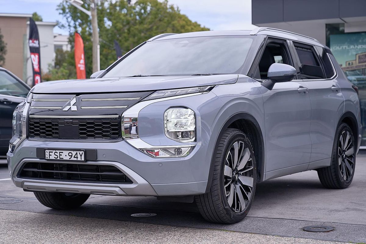 2025 Mitsubishi Outlander Exceed ZM