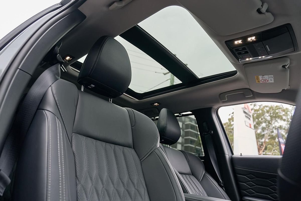 2025 Mitsubishi Outlander Exceed ZM