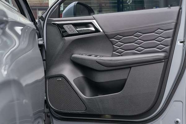 2025 Mitsubishi Outlander Exceed ZM