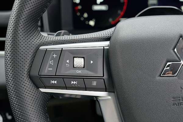 2025 Mitsubishi Outlander Exceed ZM
