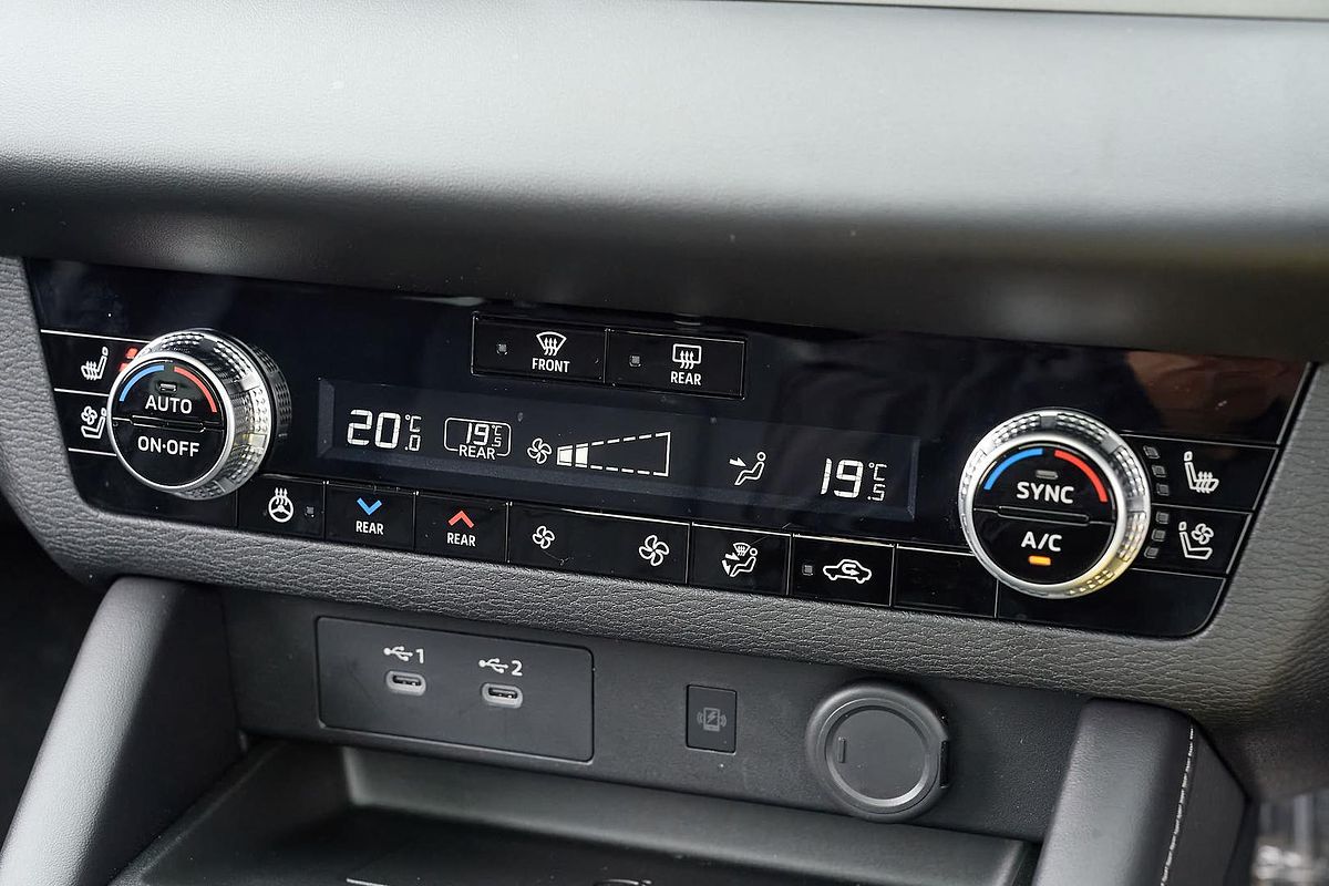 2025 Mitsubishi Outlander Exceed ZM