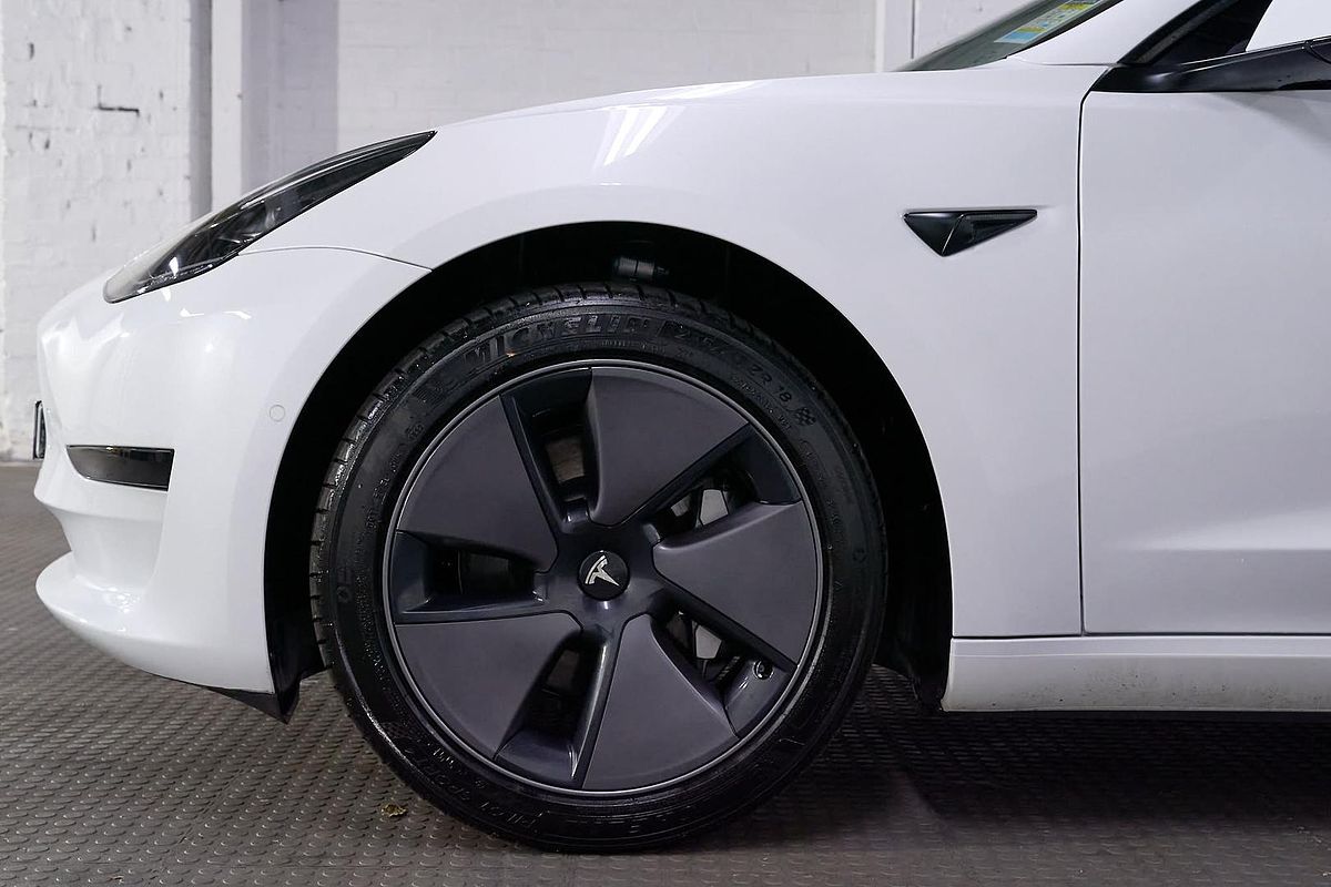2022 Tesla Model 3 Rear-Wheel Drive