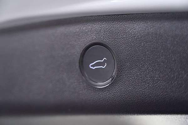 2022 Tesla Model 3 Rear-Wheel Drive