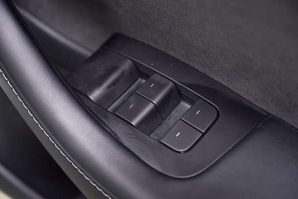 2022 Tesla Model 3 Rear-Wheel Drive