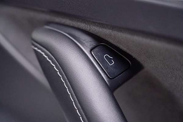 2022 Tesla Model 3 Rear-Wheel Drive