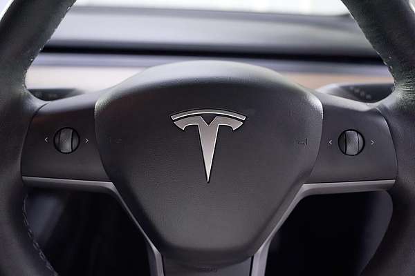 2022 Tesla Model 3 Rear-Wheel Drive