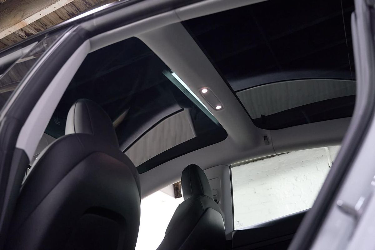 2022 Tesla Model 3 Rear-Wheel Drive