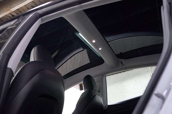2022 Tesla Model 3 Rear-Wheel Drive