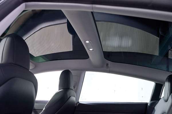 2022 Tesla Model 3 Rear-Wheel Drive