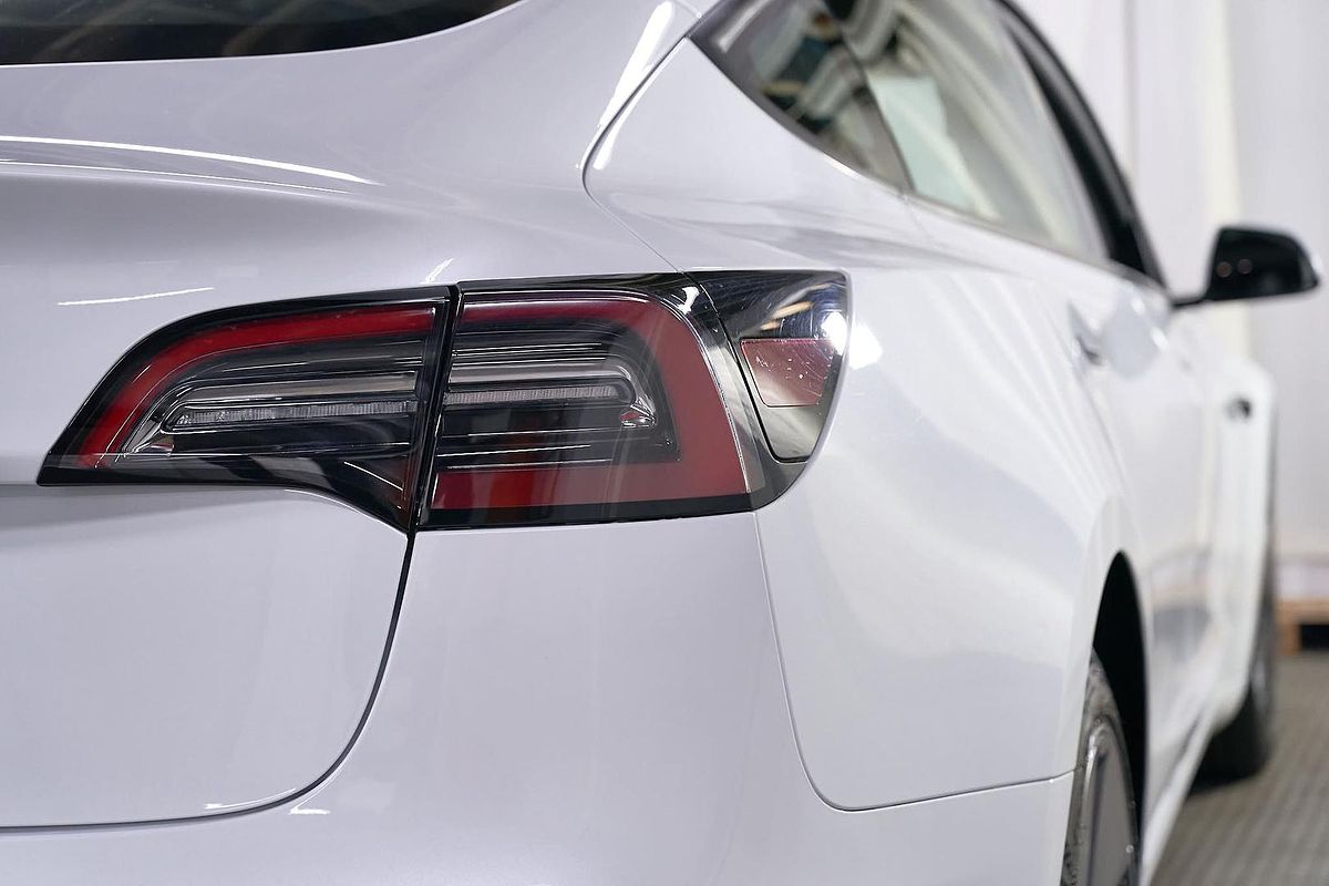 2022 Tesla Model 3 Rear-Wheel Drive