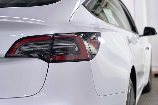 2022 Tesla Model 3 Rear-Wheel Drive
