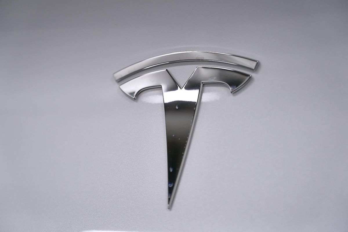 2022 Tesla Model 3 Rear-Wheel Drive