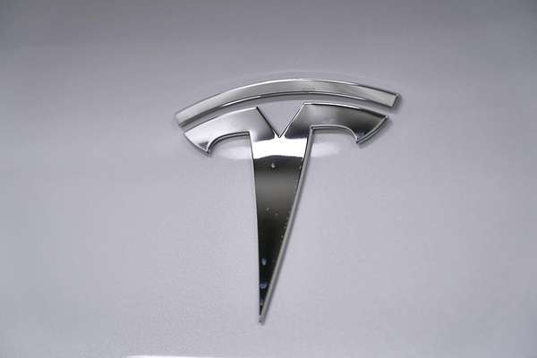 2022 Tesla Model 3 Rear-Wheel Drive