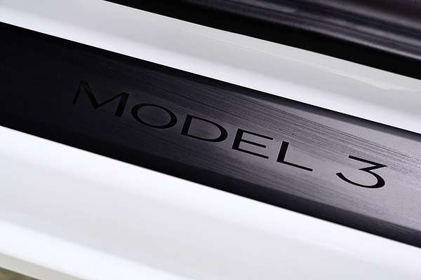 2022 Tesla Model 3 Rear-Wheel Drive