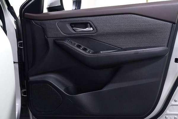 2024 Nissan X-TRAIL ST T33