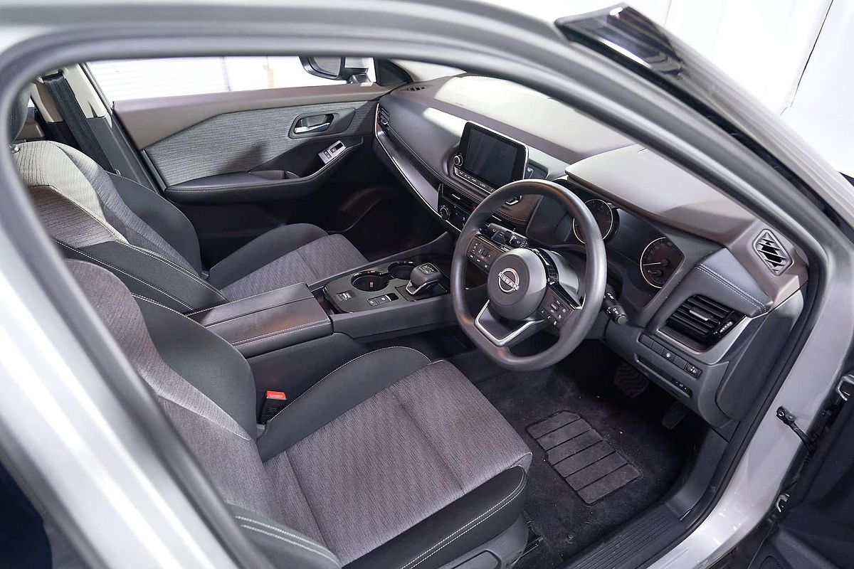 2024 Nissan X-TRAIL ST T33