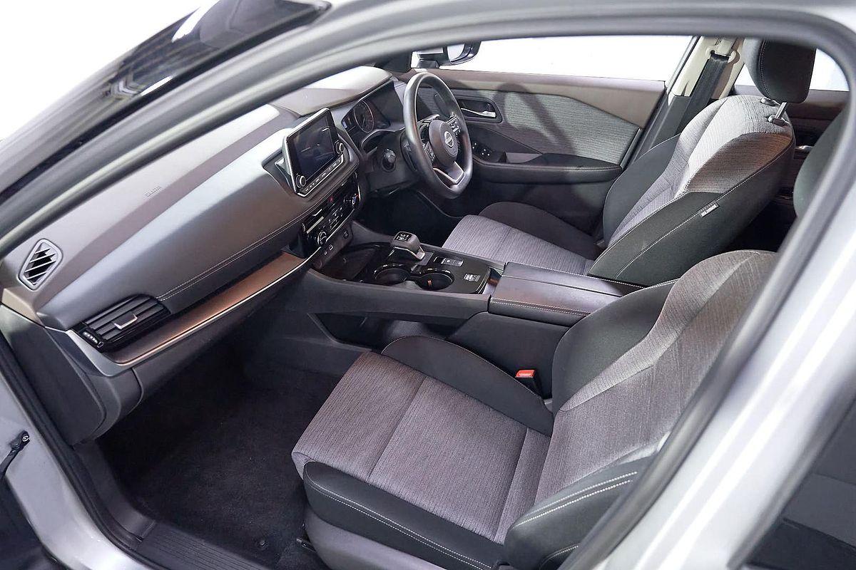 2024 Nissan X-TRAIL ST T33