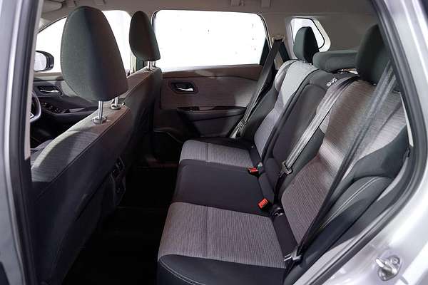 2024 Nissan X-TRAIL ST T33