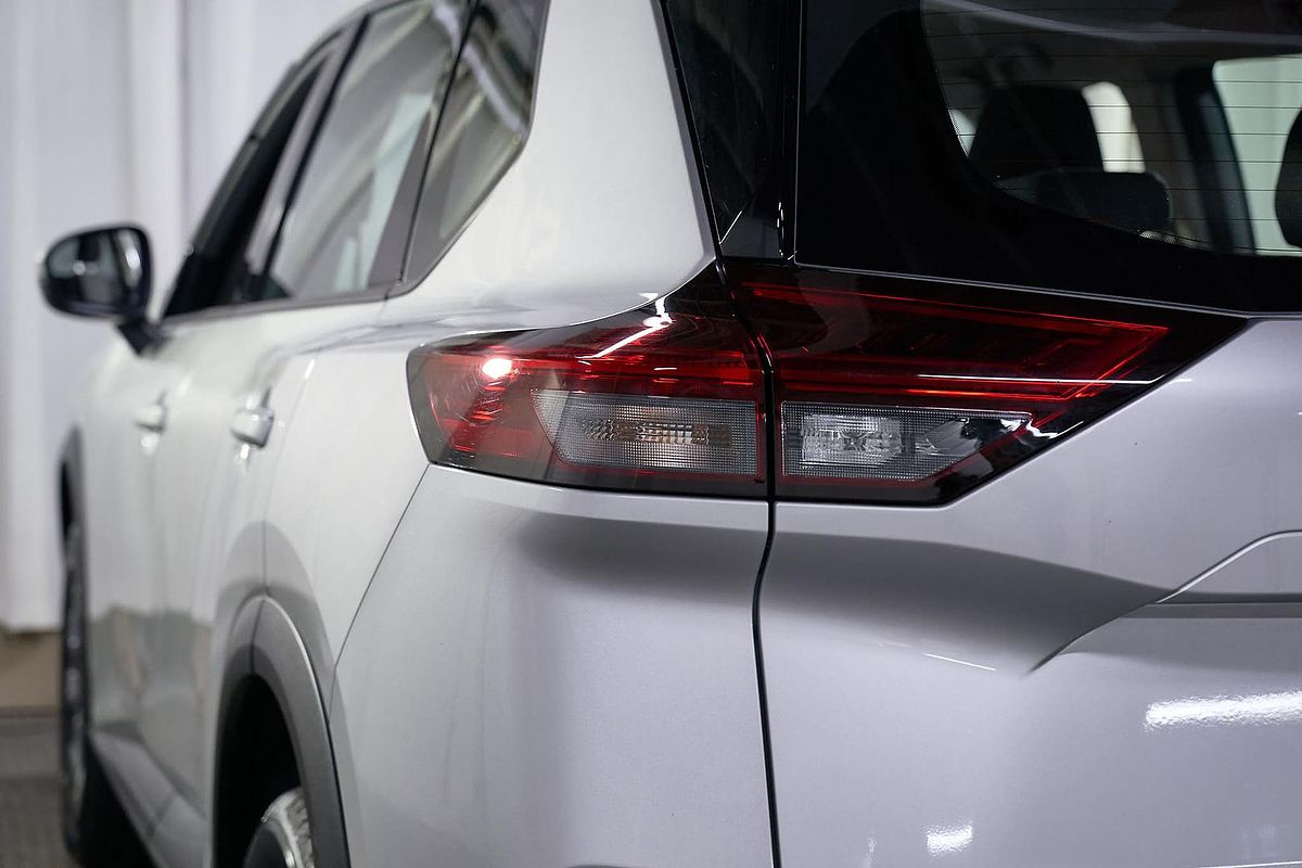 2024 Nissan X-TRAIL ST T33