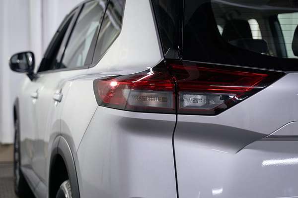 2024 Nissan X-TRAIL ST T33