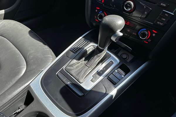 2010 Audi A4  B8