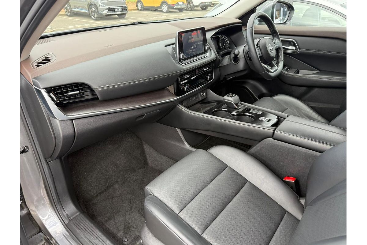2024 Nissan X-TRAIL ST-L T33