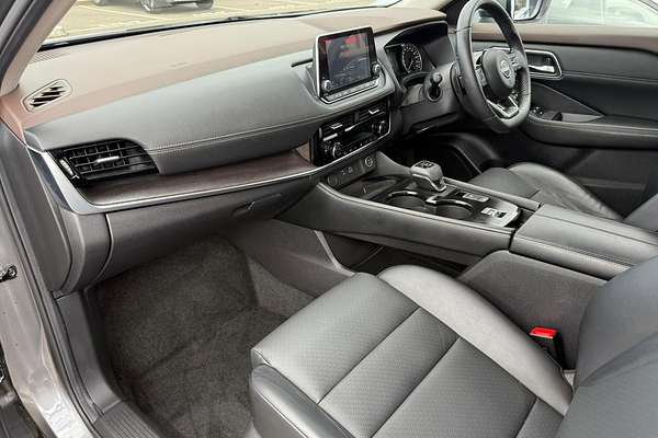 2024 Nissan X-TRAIL ST-L T33