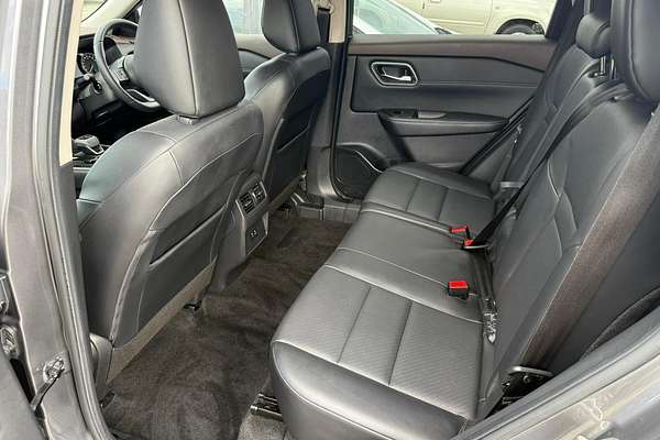2024 Nissan X-TRAIL ST-L T33