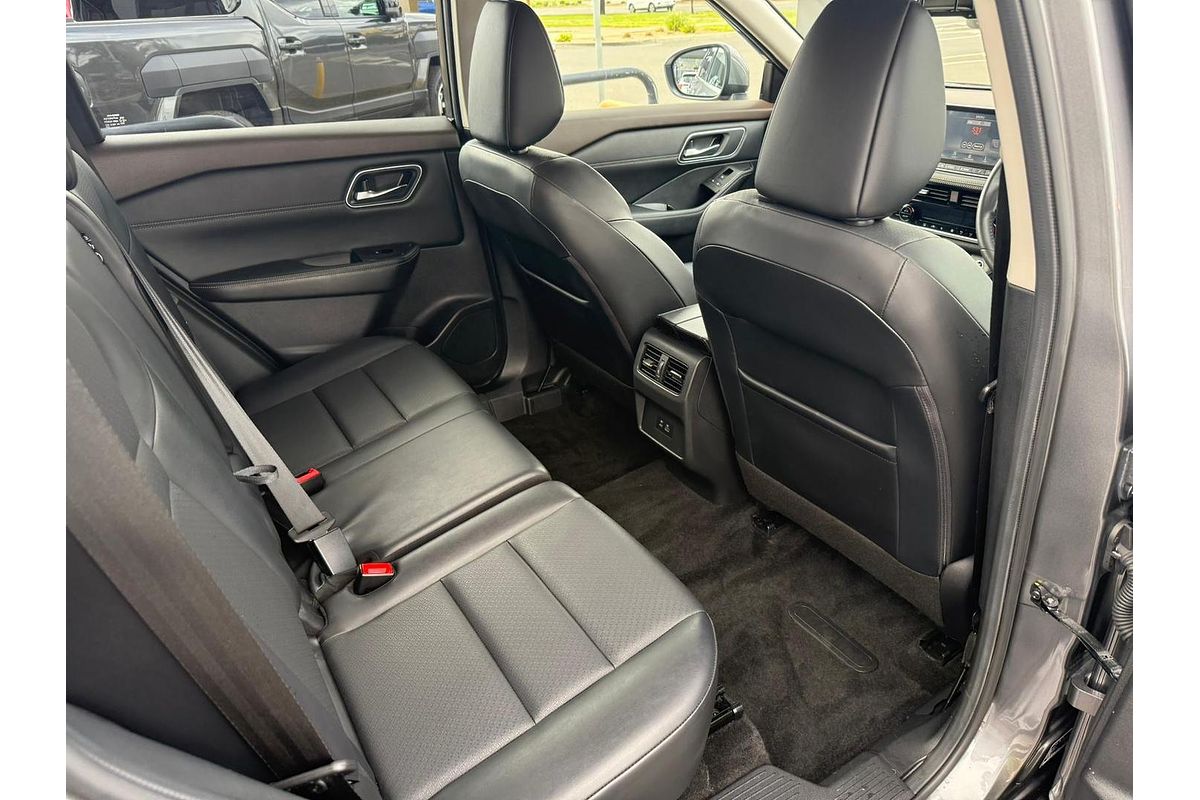 2024 Nissan X-TRAIL ST-L T33