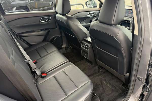 2024 Nissan X-TRAIL ST-L T33