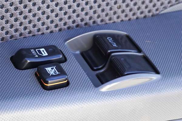 2012 Toyota Hilux SR KUN26R 4X4