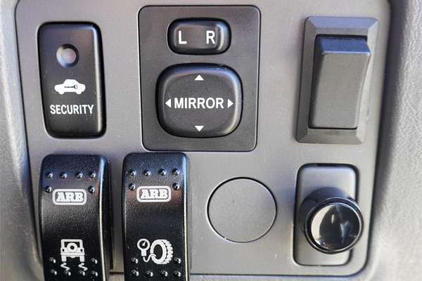 2012 Toyota Hilux SR KUN26R 4X4