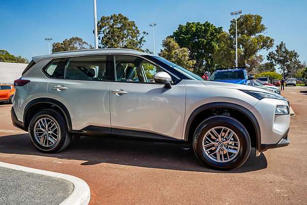 2024 Nissan X-TRAIL ST T33