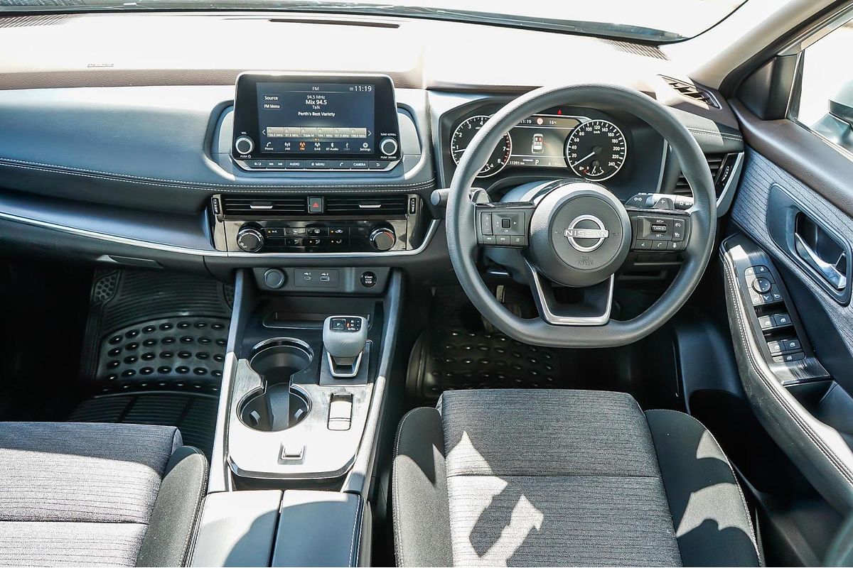 2024 Nissan X-TRAIL ST T33