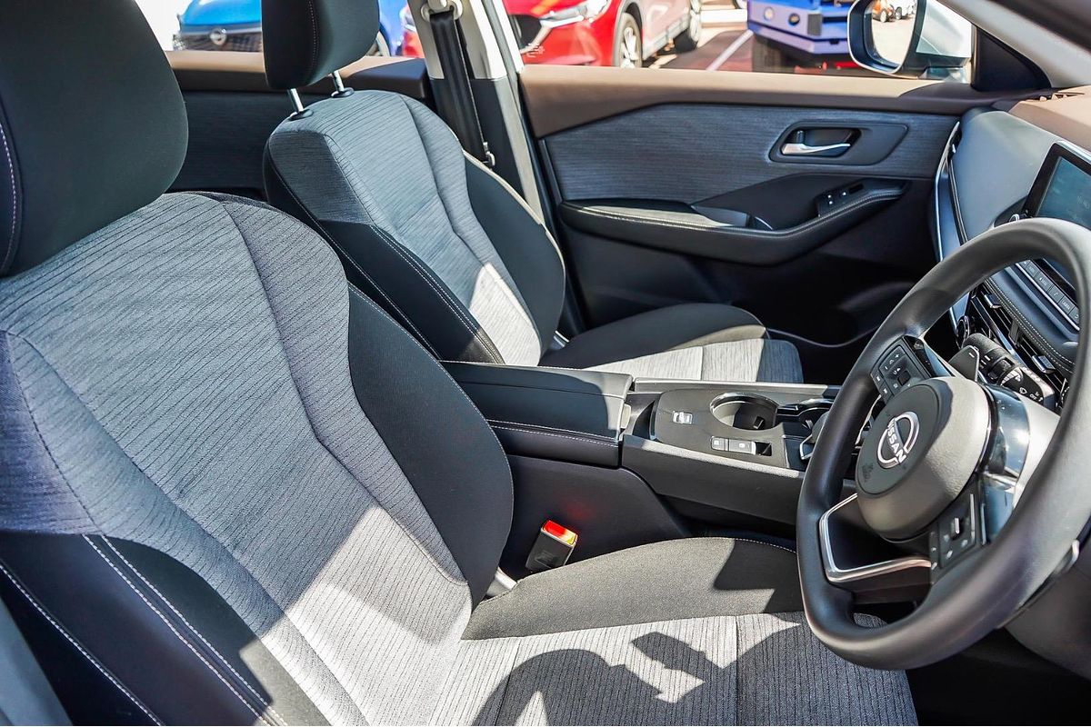 2024 Nissan X-TRAIL ST T33
