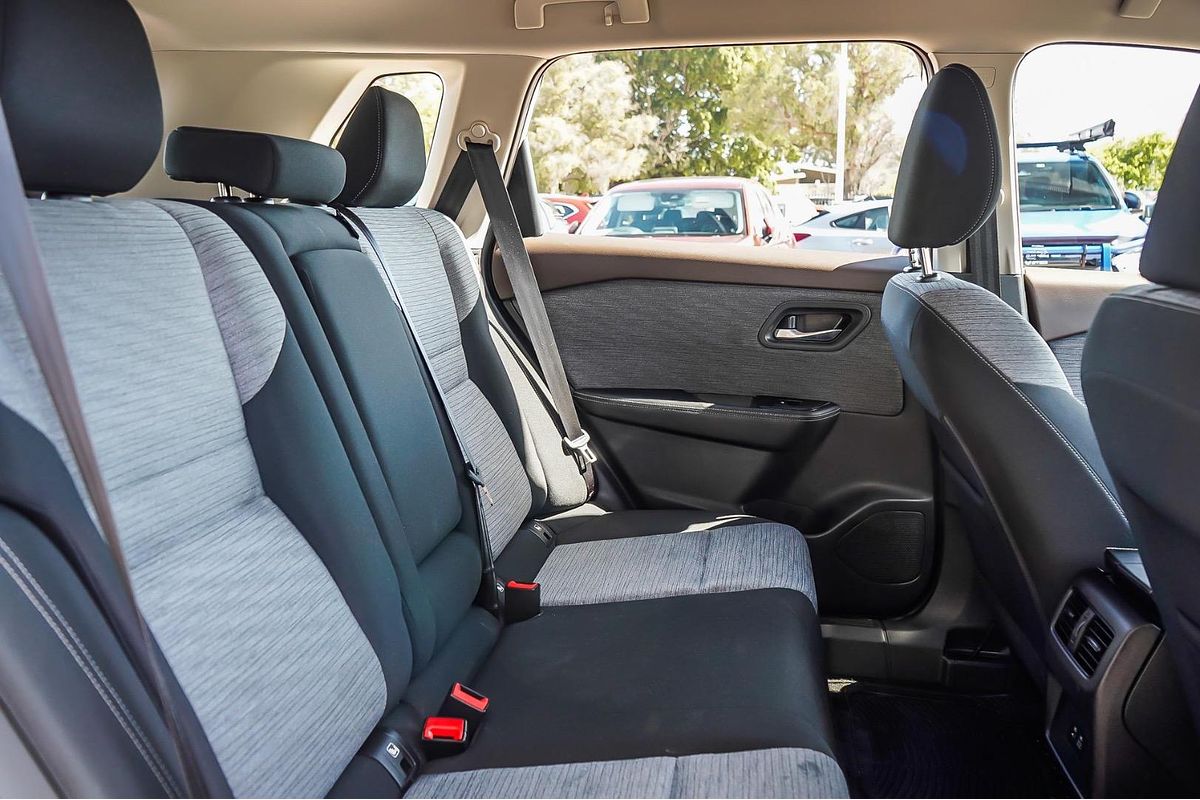 2024 Nissan X-TRAIL ST T33