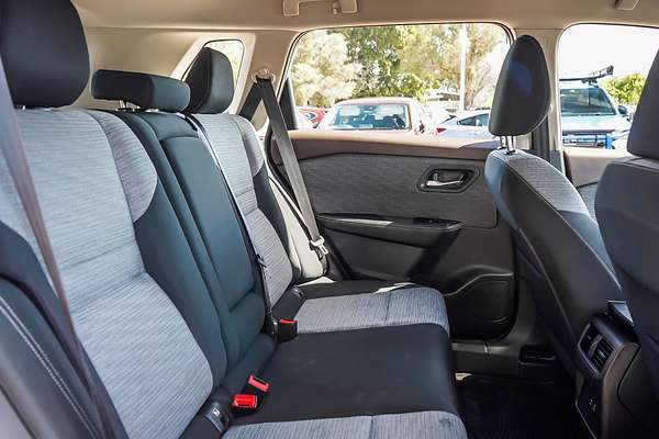 2024 Nissan X-TRAIL ST T33