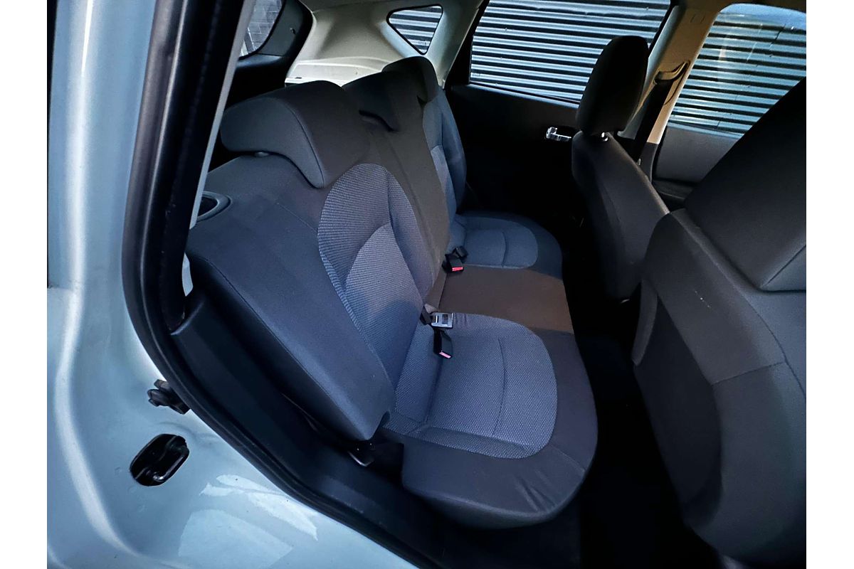 2008 Nissan Dualis ST J10