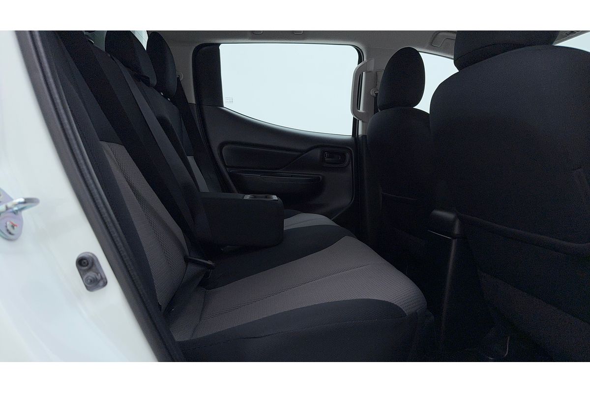 2022 Mitsubishi Triton GLX MR 4X4