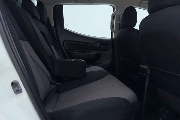 2022 Mitsubishi Triton GLX MR 4X4