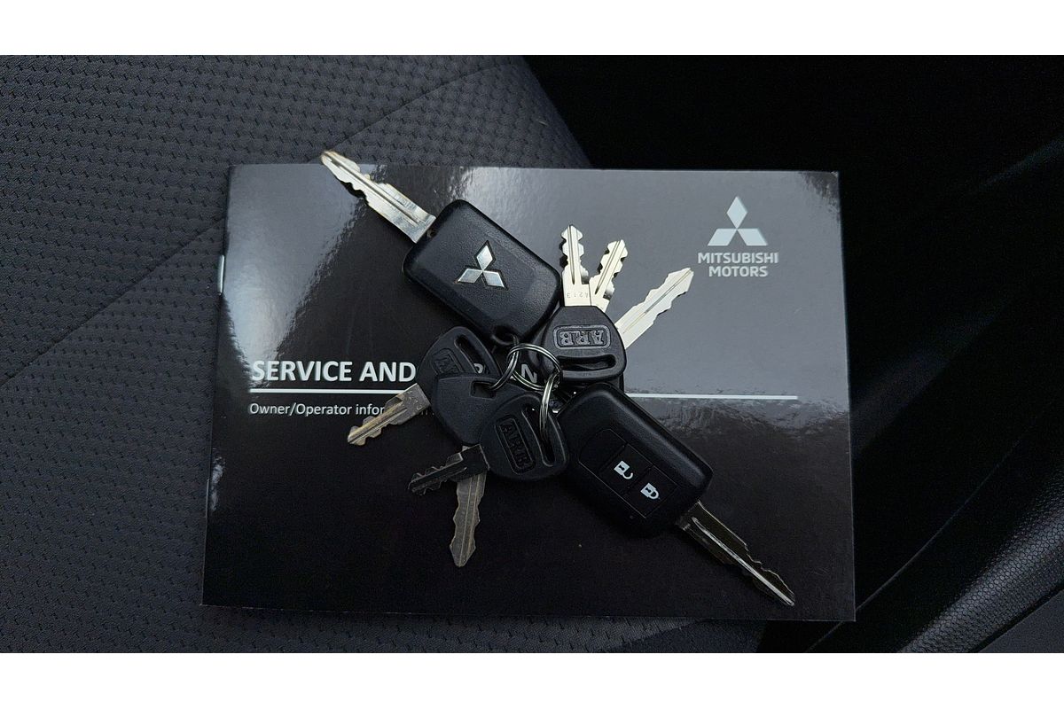 2022 Mitsubishi Triton GLX MR 4X4