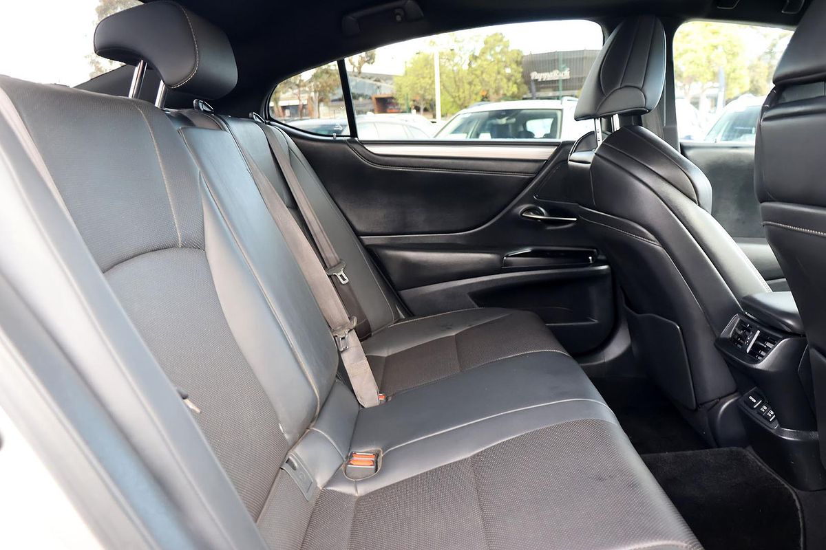 2019 Lexus ES ES300h F Sport AXZH10R