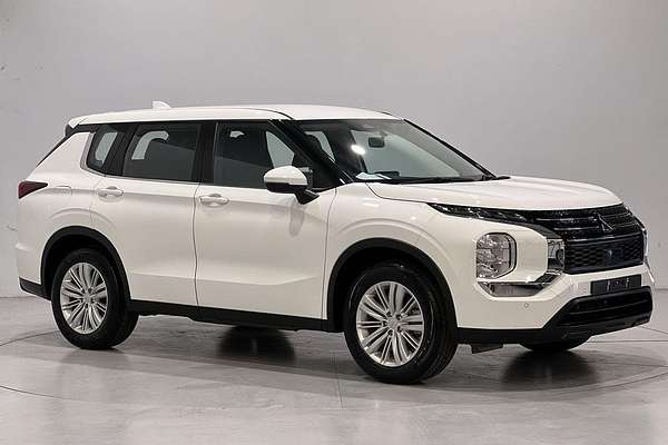 2024 Mitsubishi Outlander ES ZM