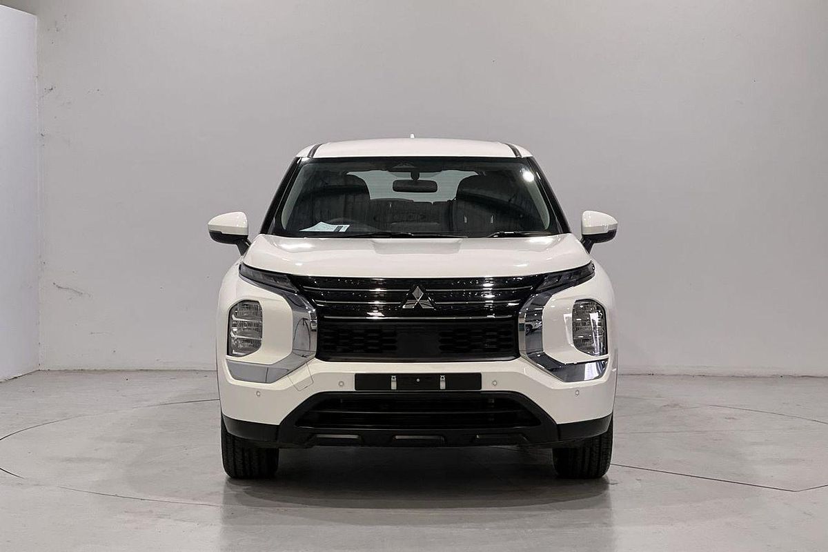 2024 Mitsubishi Outlander ES ZM