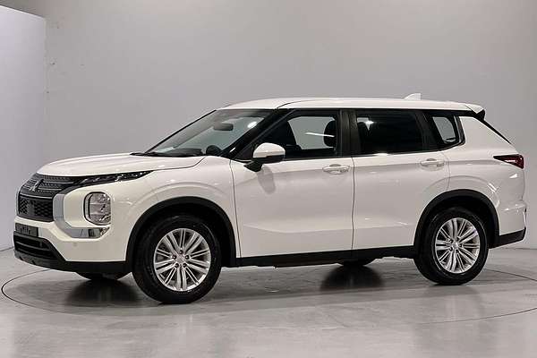 2024 Mitsubishi Outlander ES ZM