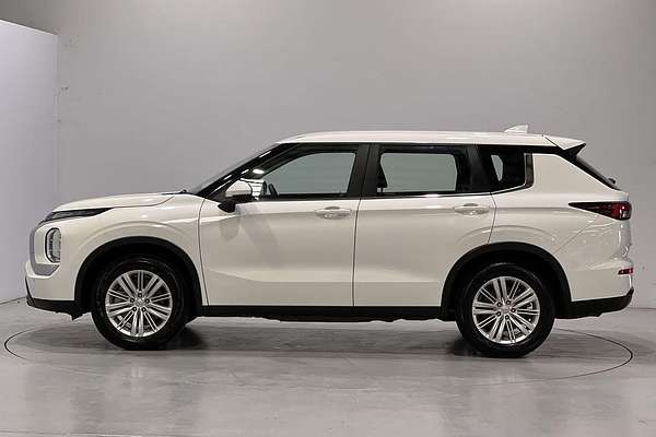 2024 Mitsubishi Outlander ES ZM