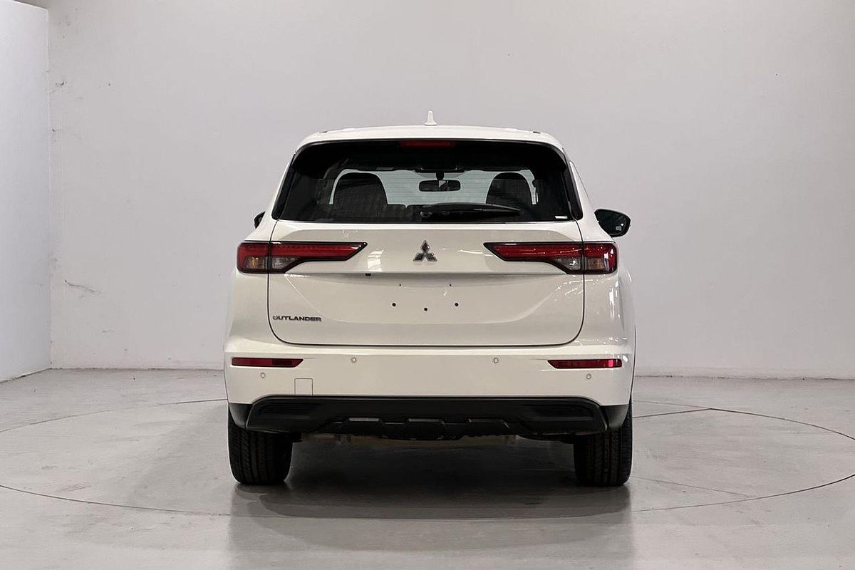 2024 Mitsubishi Outlander ES ZM