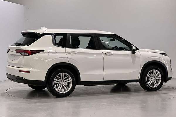 2024 Mitsubishi Outlander ES ZM